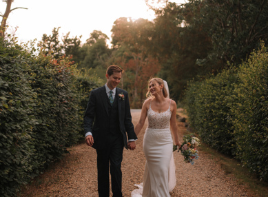 Pastel Wedding Barns At Redcoats Ayelle Photography 50