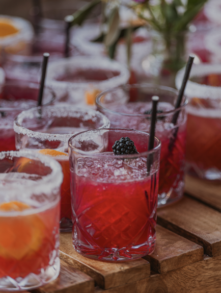 wedding cocktails at the barns at redcoats