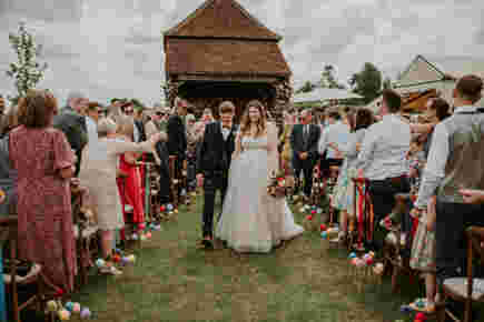 Barns At Redcoats Summer Wedding Bubear Photography 2