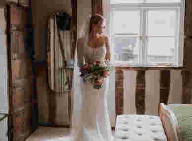 Pastel Wedding Barns At Redcoats Ayelle Photography 23