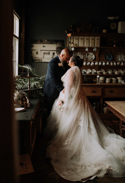 Rustic Barn Wedding At The Barns At Redcoats Ayelle Photography 16